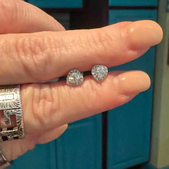 #63 1 ctw Moissanite heart halo earrings set in 925 sterling silver - Picture 6 of 6